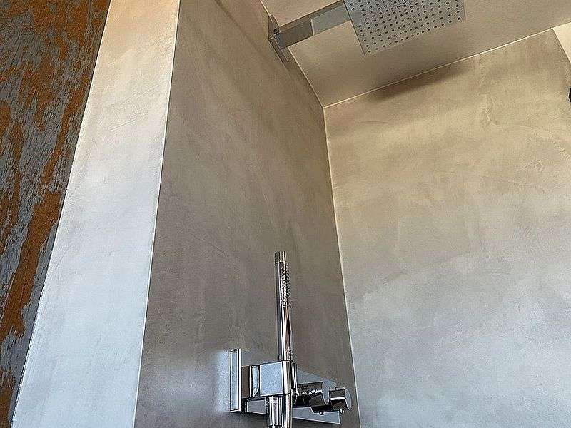 pforzheim-stuttgart-fugenloses-badezimmer-badumbau-badrenovierung-ohne-fliesen-in-betonoptik-betonlook-betonputz-01