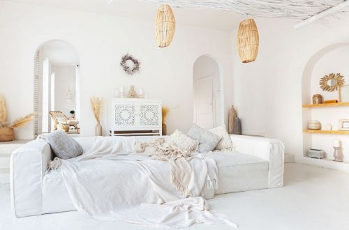 Colour: White Salines No. 701