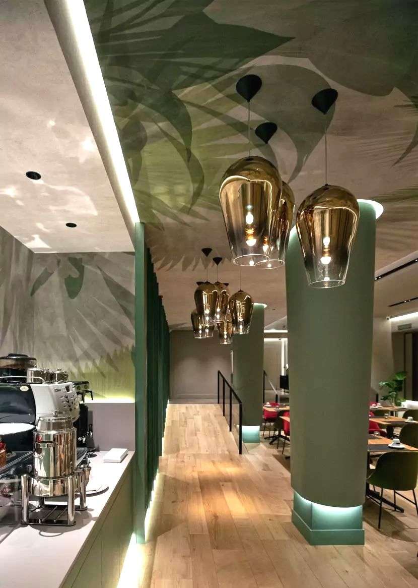 hotelgestaltung-restaurantdesign-decke-mit-tapete-von-glamora-motiv-exotic-interior-07