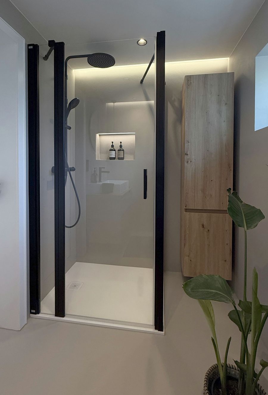 fugenloses-bad-mit-dusche-in-allendorf-eder-03