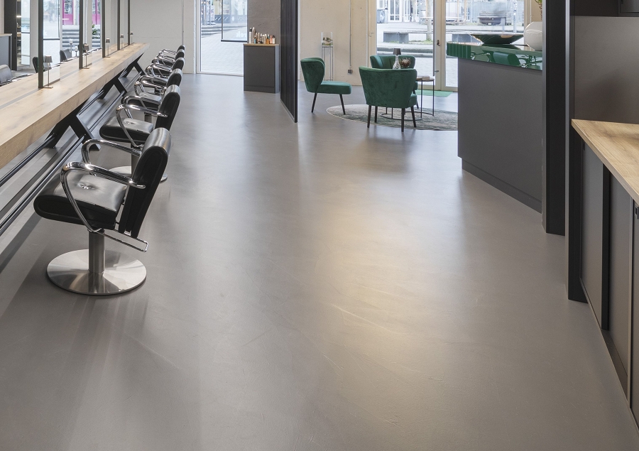 Reinigung und Pflege von fugenlosen Böden 3