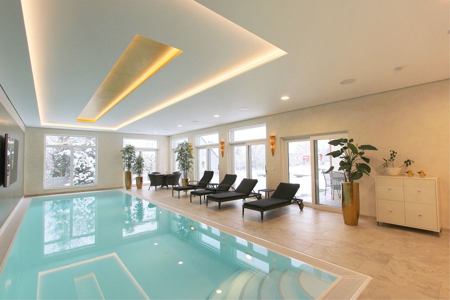 Poolhaus, Wellnessoase, Deckendesign nahe Augsburg
