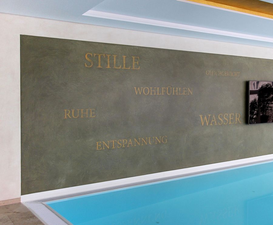Poolhaus, Wellnessoase, goldene Wandschriften nahe Augsburg