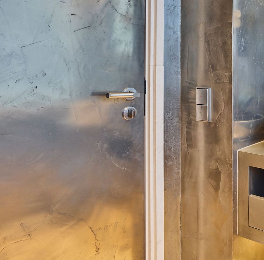 kleines-badezimmer-in-silber in der Nähe von Köln 2