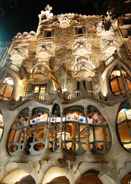 Malerische_Wohnideen_Antoni_Gaudi_Architektur_00b