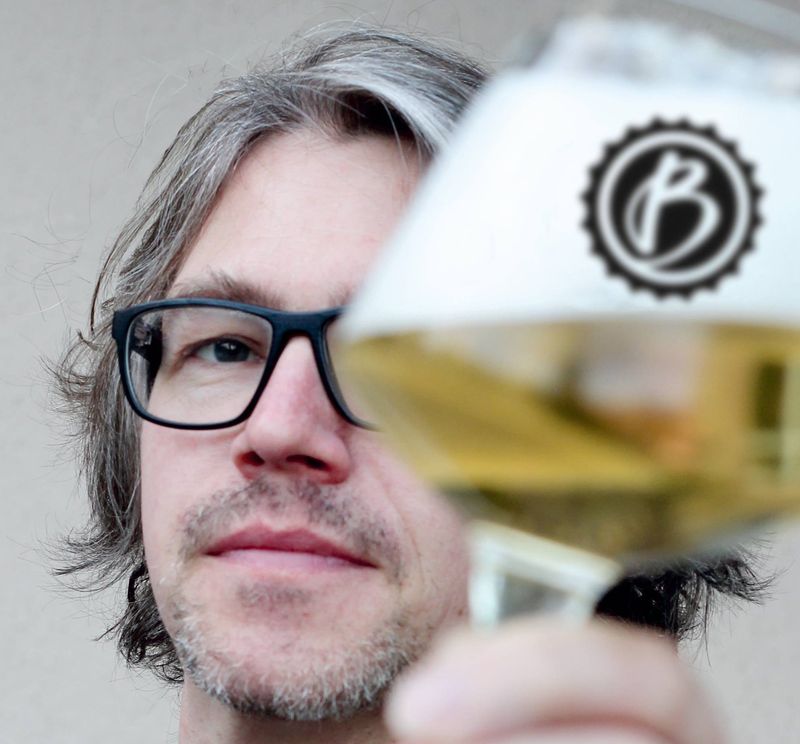 wandgestaltung-fugenlose-baeder-boeden-betonlook-betonputz-kalkputz-glamora-tapeten-aschaffenburg-01