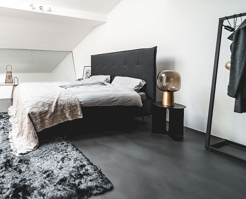 moderne-bauhausstil-villa-mit-fugenloser-bodengestaltung-im-industrielook-loftdesign-in-ulm-025