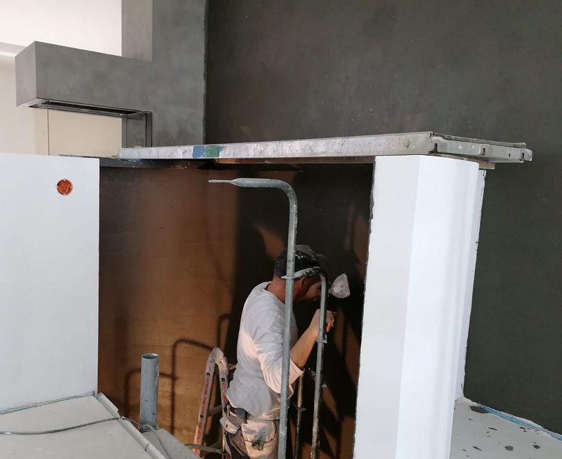 runder-treppenaufgang-alte-holztreppe-mit-gipskarton-bruestung-und-kalkputz-mit-glimmer-ravensburg-bad-wurzach-lindau-friedrichshafen-08