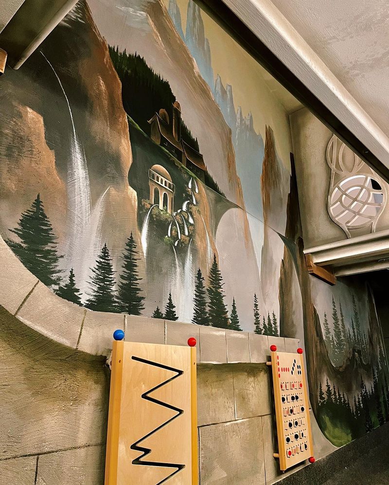 hotelgestaltung-wandmalerei-wandbild-illusionsmalerei-kinderhotel-ulrichshof-07